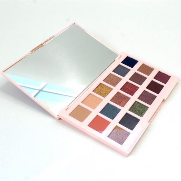 Ciaté London | The Editor Palette | New England - Picture 3 of 4